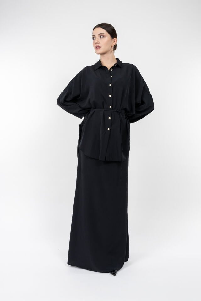Kadın Siyah Uzun Etekli Takım – Düğmeli Gömlek Üst & Maxi Etek (Rahat Form)