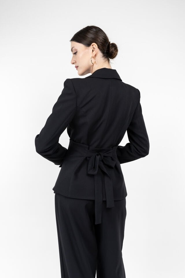 Kadın Kahverengi Kuşaklı Düğmeli Takım – Modern Oversize Ceket & Palazzo Pantolon