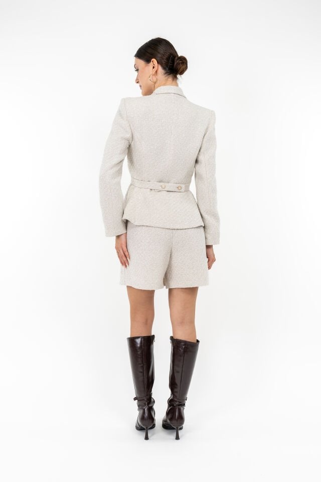 Kadın Siyah Kısa Etekli Blazer Takım – Simli Kumaşlı Çift Düğmeli Ceket & Mini Etek