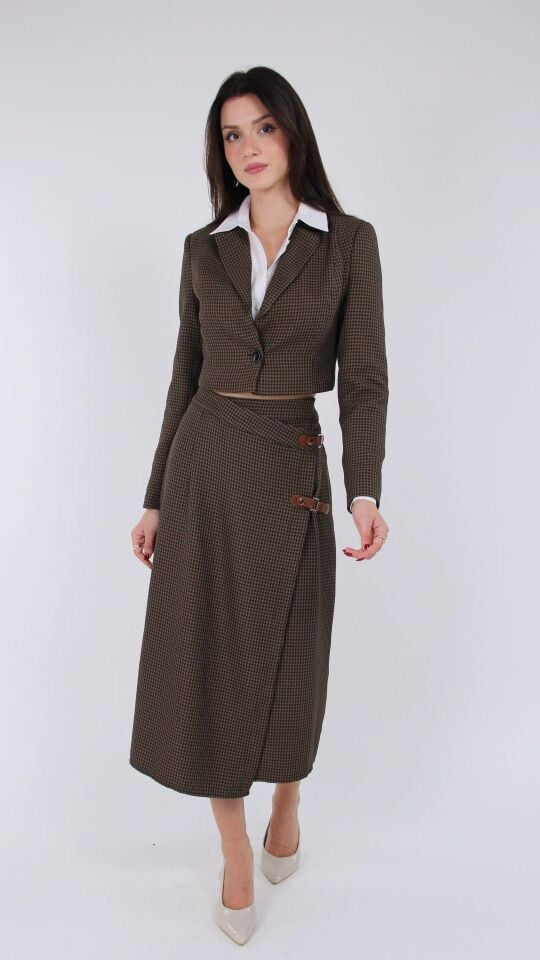 Kadın 3’lü Takım – Ekose Desenli Ceket, Yelek ve Midi Etek Kombini (Kemer Detaylı)