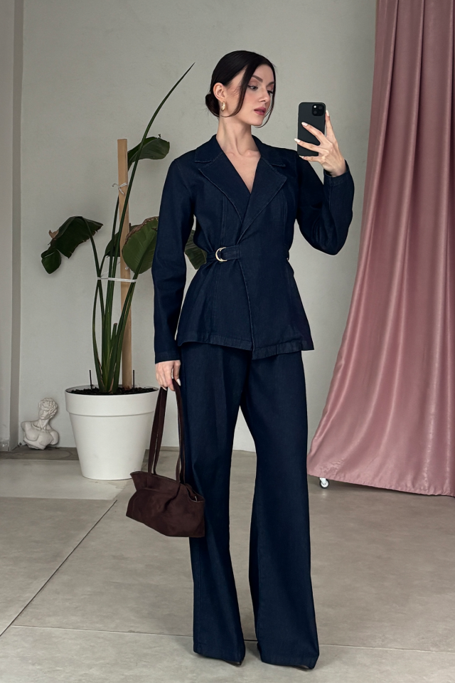 Kadın Kemerli Denim İkili Takım – Blazer Ceket ve Geniş Paça Pantolon