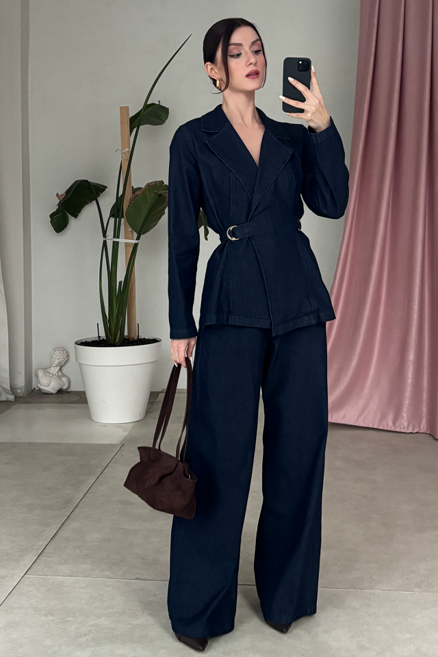 Kadın Kemerli Denim İkili Takım – Blazer Ceket ve Geniş Paça Pantolon