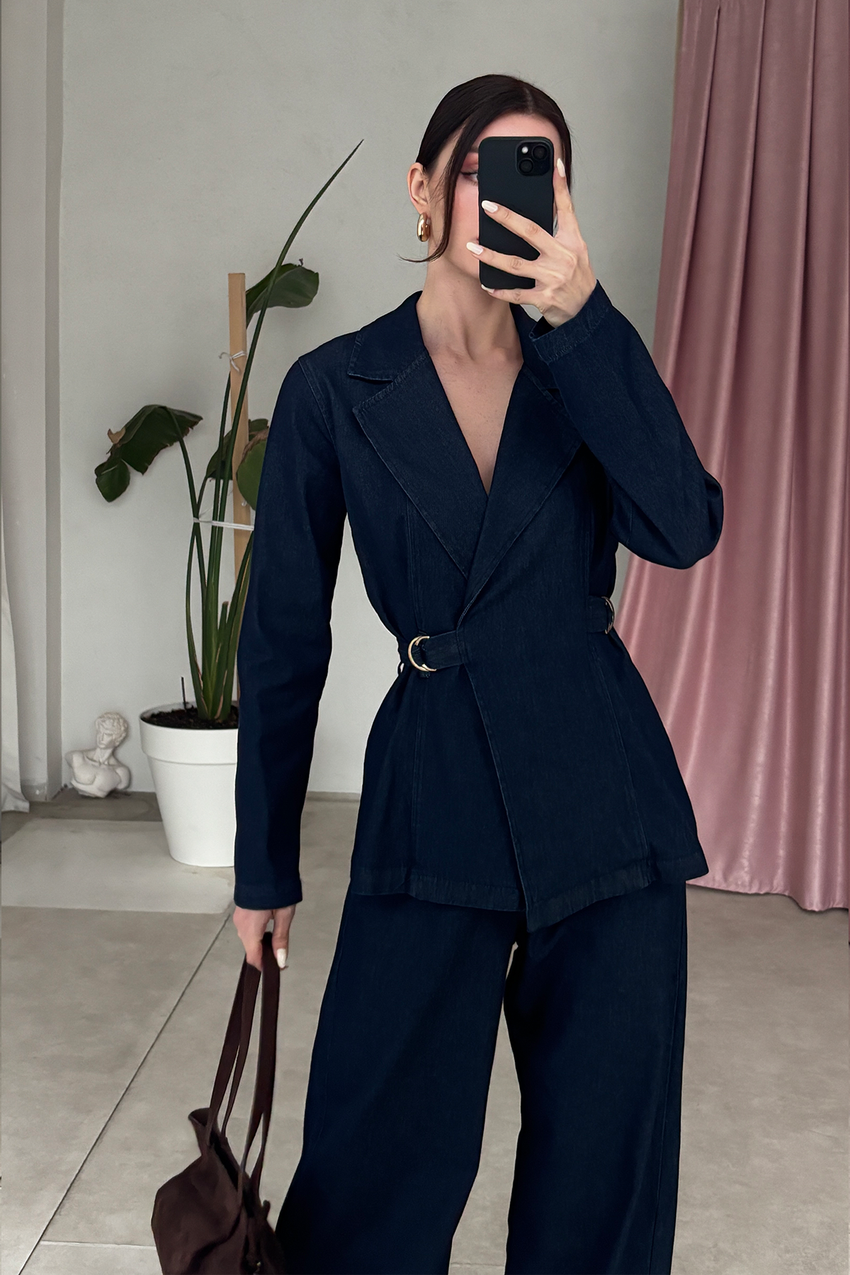 Kadın Kemerli Denim İkili Takım – Blazer Ceket ve Geniş Paça Pantolon