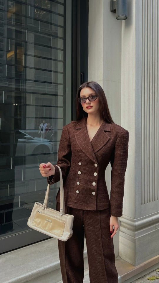 Kadın Siyah Kumaş Takım – Çift Sıra Düğmeli Blazer Ceket & Düz Kesim Pantolon