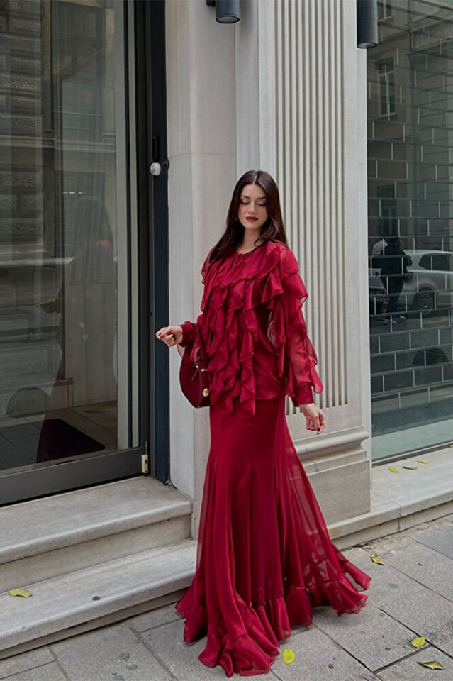 Kadın Volanlı Şifon Bluz Uzun Etek İkili Takım – Şık, Zarif ve Davet Kombini