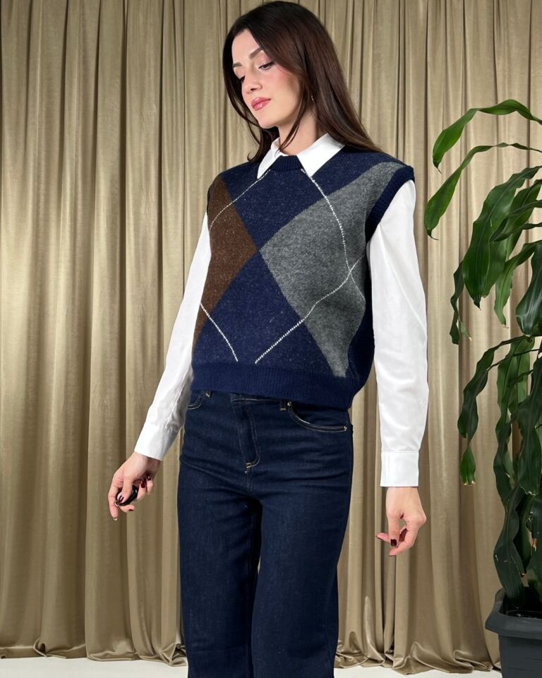 Kadın Desenli Triko Süveter – Argyle Desenli, Yumuşak Dokulu, Şık Kışlık Model