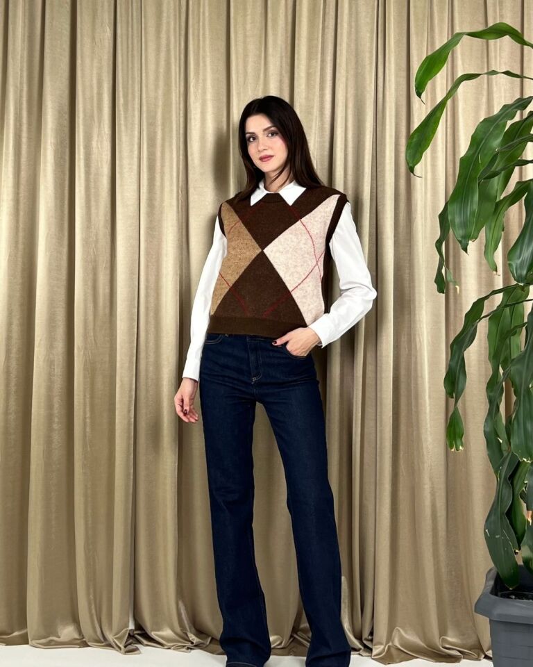 Kadın Desenli Triko Süveter – Argyle Desenli, Yumuşak Dokulu, Şık Kışlık Model