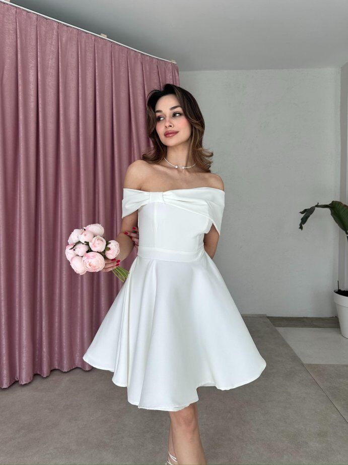 Madonna Yaka Fiyonk Detaylı Kloş Mini Elbise 5032 Beyaz - L