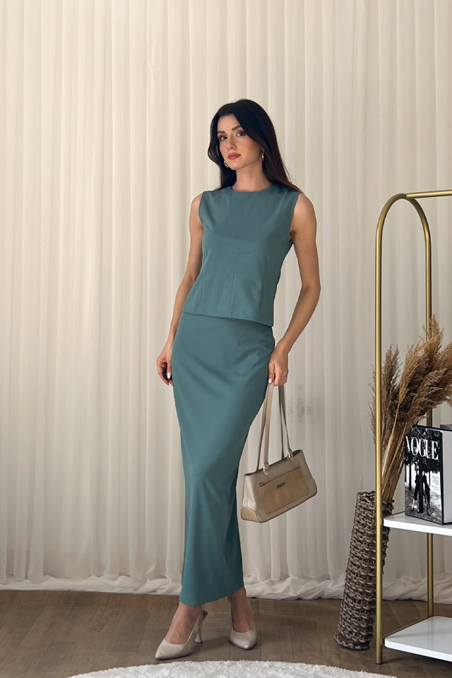 Bisiklet Yaka Kolsuz Üst ve Kalem Etek İkili Takım