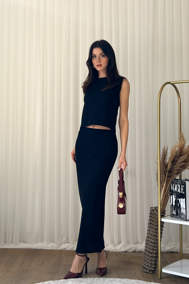 Bisiklet Yaka Kolsuz Üst ve Kalem Etek İkili Takım