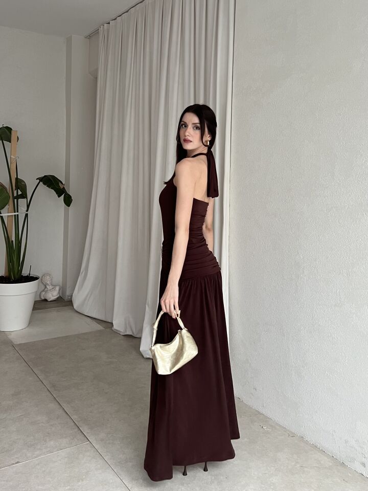 Aksesuarlı Drapeli Uzun Abiye Elbise 6079 Kahverengi - S