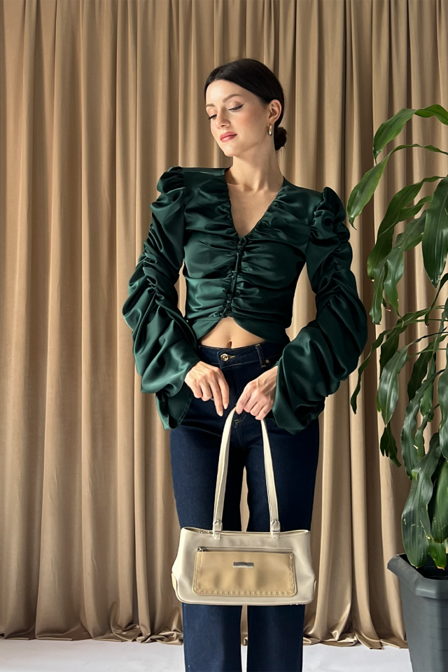 Büzgü Detaylı Drapeli Saten Uzun Kollu Kadın Crop Bluz
