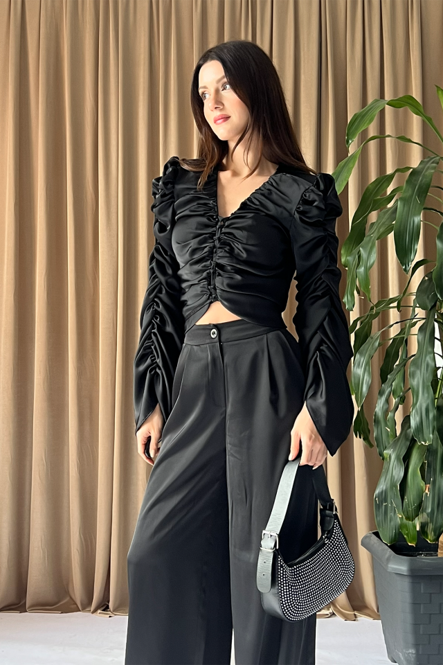 Büzgü Detaylı Drapeli Saten Uzun Kollu Kadın Crop Bluz