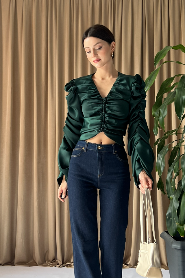 Büzgü Detaylı Drapeli Saten Uzun Kollu Kadın Crop Bluz