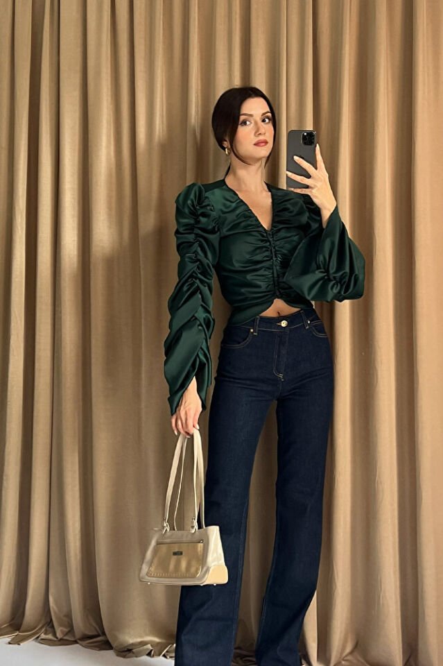 Büzgü Detaylı Drapeli Saten Uzun Kollu Kadın Crop Bluz 6014