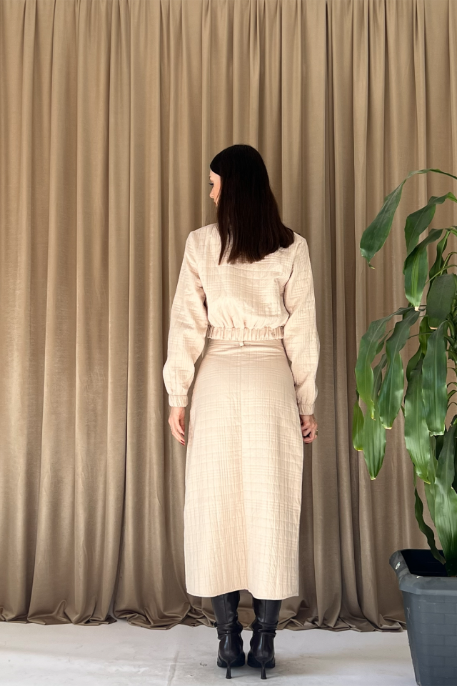 Kadın Fermuarlı Kısa Ceket Uzun Etek İkili Takım – Yüksek Bel, Şık ve Günlük Kombin