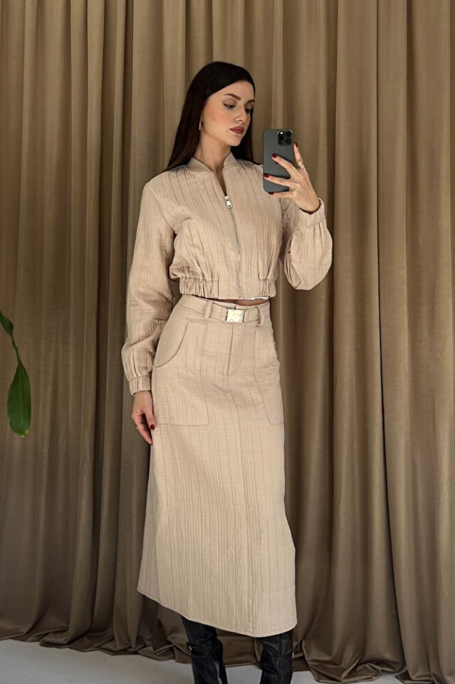 Kadın Fermuarlı Kısa Ceket Uzun Etek İkili Takım – Yüksek Bel, Şık ve Günlük Kombin