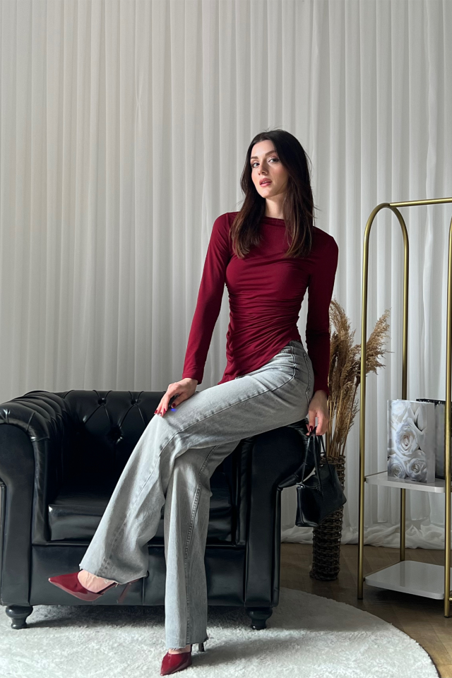 Kadın Yüksek Bel Düz Paça Jean Pantolon – Bol Kesim, Günlük ve Şık Denim