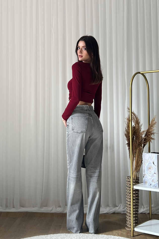 Kadın Yüksek Bel Düz Paça Jean Pantolon – Bol Kesim, Günlük ve Şık Denim