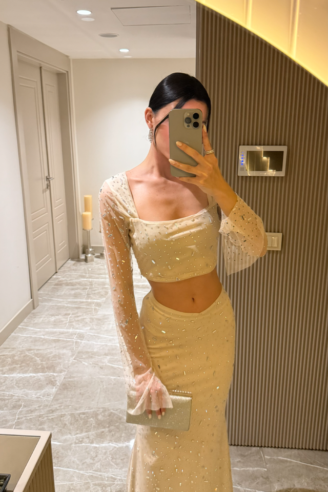 Kadın Taş Detaylı Uzun Etek Büstiyer İkili Takım – Transparan Kollu, Şık ve Davet Kombini