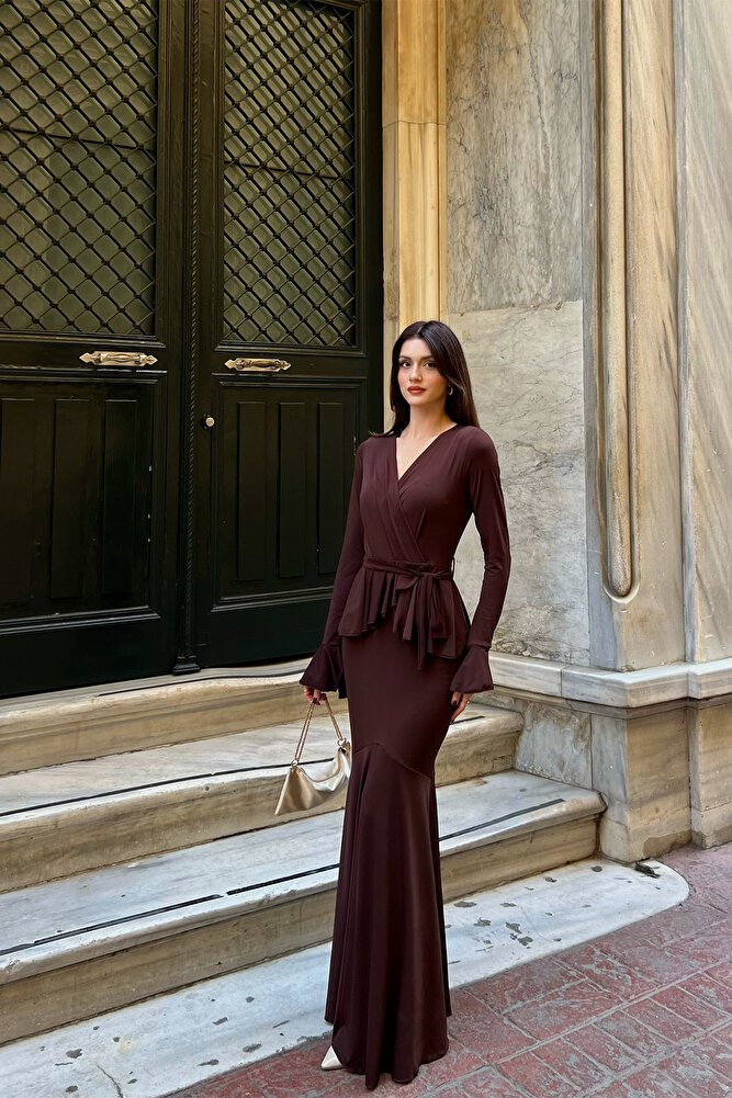 Kruvaze Yaka Volan Detaylı Uzun Elbise