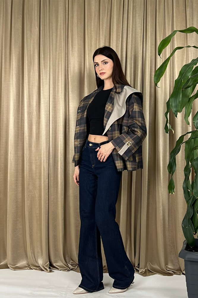 Kadın Ekose Desenli Geniş Yakalı Düğmeli Kısa Ceket-Kahverengi - M