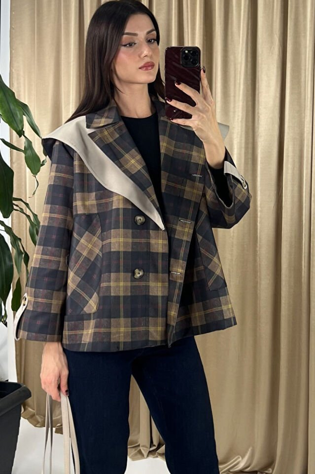 Kadın Ekose Desenli Geniş Yakalı Düğmeli Kısa Ceket-Kahverengi - M