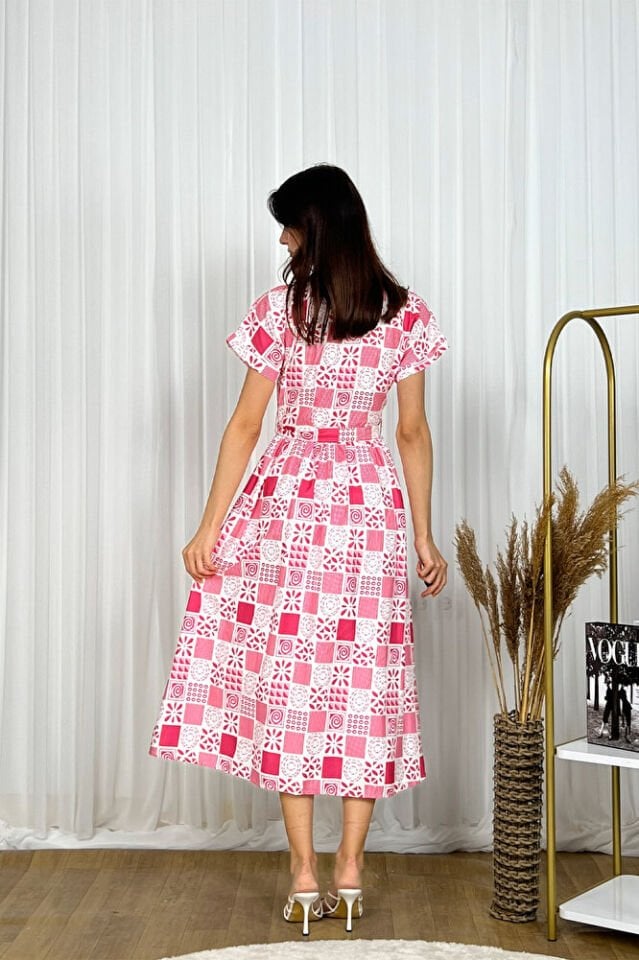 Desenli Gömlek Yaka Kısa Kollu Midi Boy Elbise