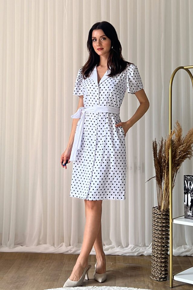 Puantiye Desenli Kuşaklı V Yaka Kısa Kollu Midi A Kesim Şık Elbise