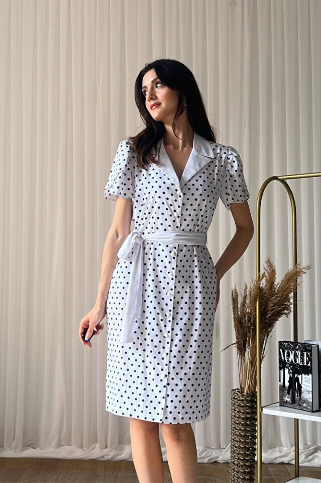 Puantiye Desenli Kuşaklı V Yaka Kısa Kollu Midi A Kesim Şık Elbise