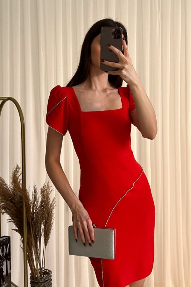 Kare Yaka Balon Kollu Açık Midi Abiye Elbise