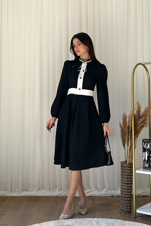 Hakim Yaka Beyaz Düğme Detaylı Uzun Kollu Midi Elbise