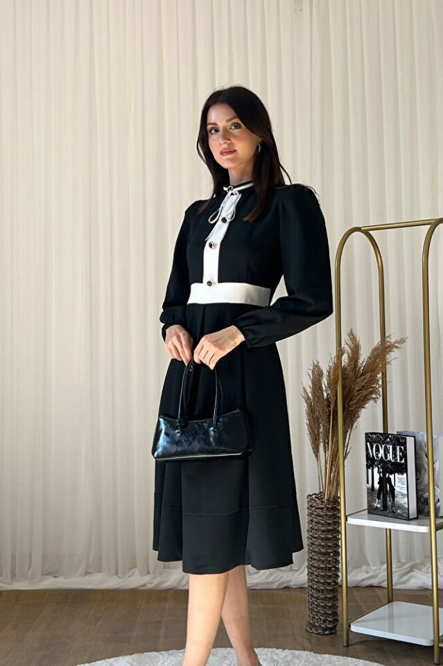 Hakim Yaka Beyaz Düğme Detaylı Uzun Kollu Midi Elbise