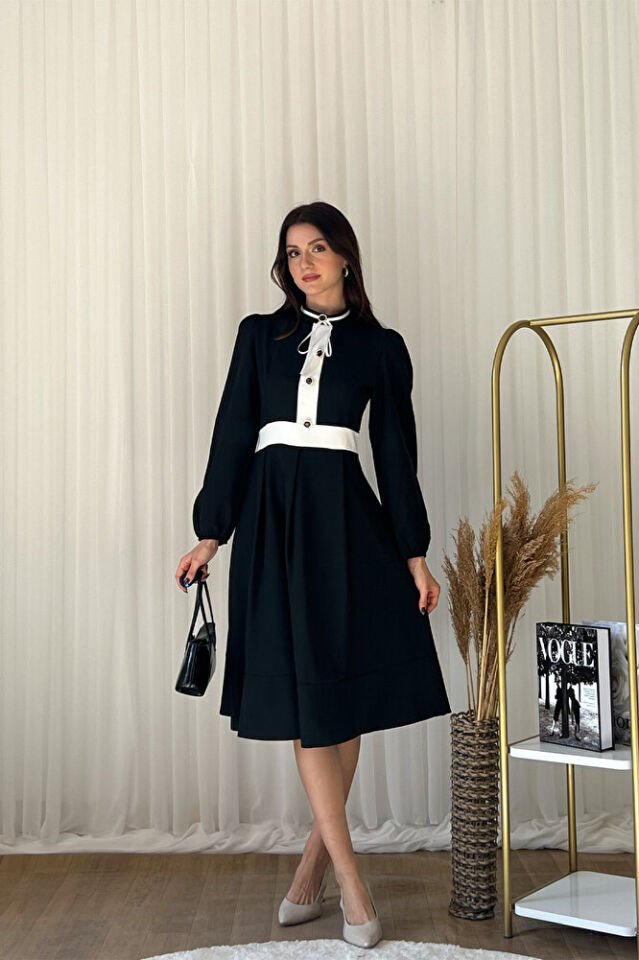 Hakim Yaka Beyaz Düğme Detaylı Uzun Kollu Midi Elbise