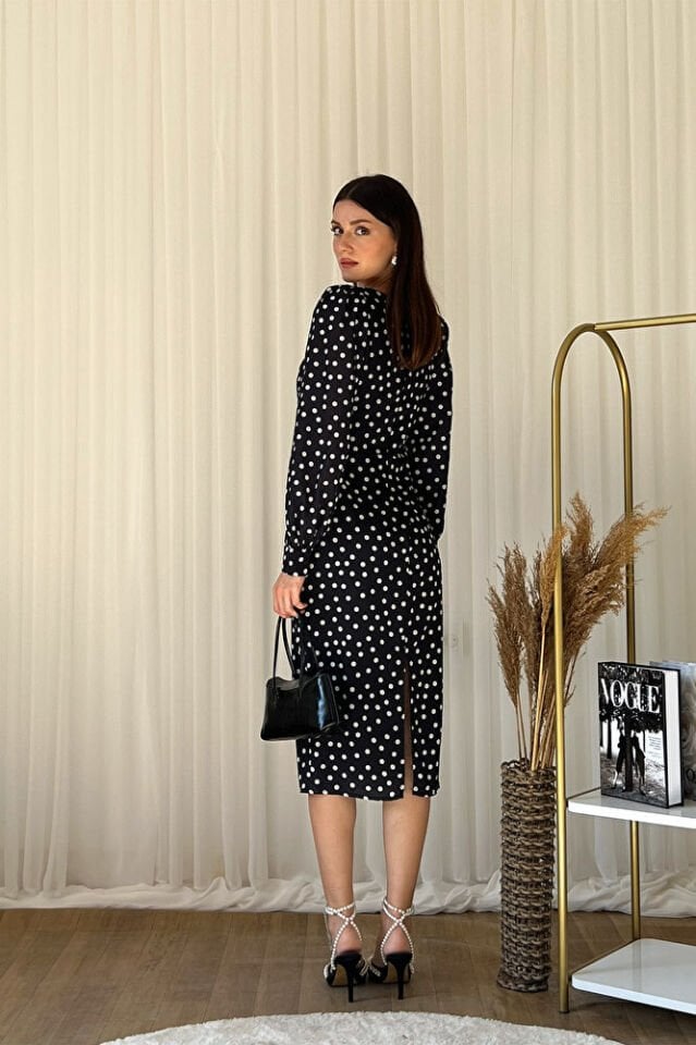 Puantiyeli Kare Yaka Uzun Kollu Şık Midi Elbise