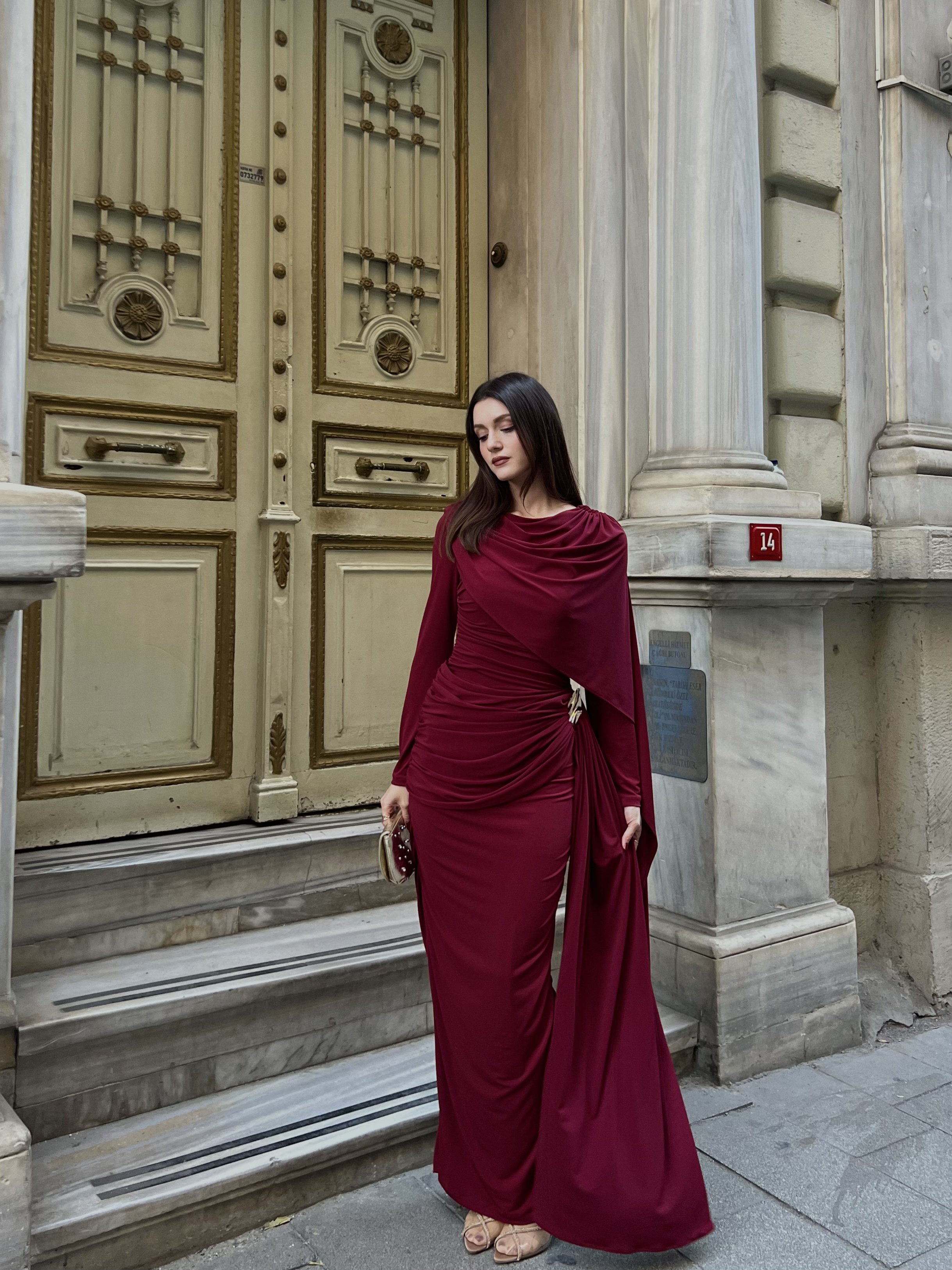 Kadın Drapeli Pelerin Detaylı Uzun Abiye Elbise 6056 Bordo - XL