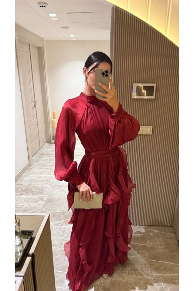 Yüksek Yaka Şifon Uzun Abiye Elbise – Fırfırlı Dökümlü Kuşaklı Model