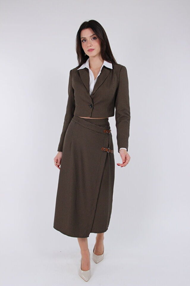 Kadın Ekose Desenli Kemer Detaylı Yelek Etek Ceket Takım – Kruvaze Kısa Ceket & Midi Etek